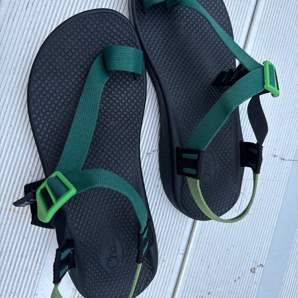 Chaco Shoes - Chaco T style sandals US 9